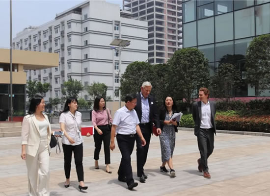 加拿大驻华大使鲍达民一行参访大奖国际·(中国游)官方网站公司